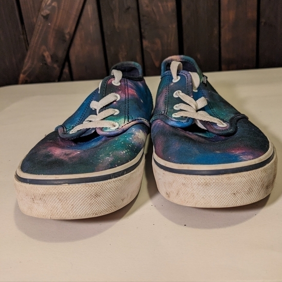 MISSY Size 6, Galaxy Vans. - Picture 2 of 8